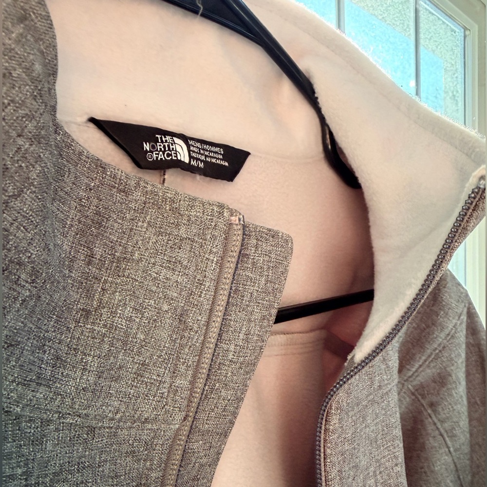 The North Face Men's Gray Lightweight Jacket - Picture 5 of 6
